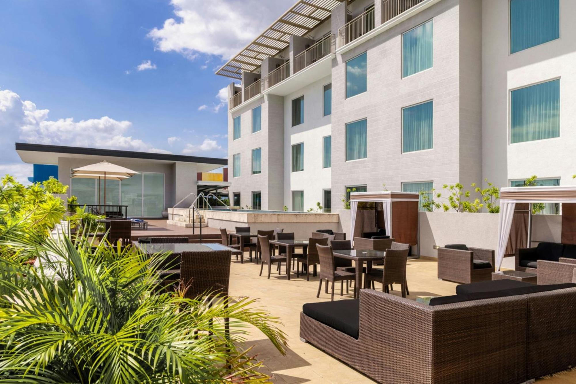 Courtyard By Marriott Kingston, Jamaica Hotel Eksteriør billede