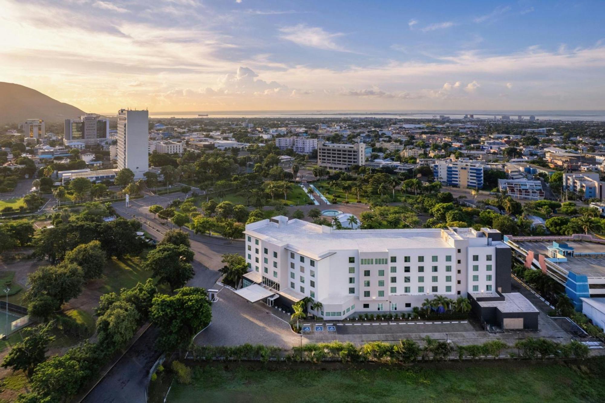 Courtyard By Marriott Kingston, Jamaica Hotel Eksteriør billede