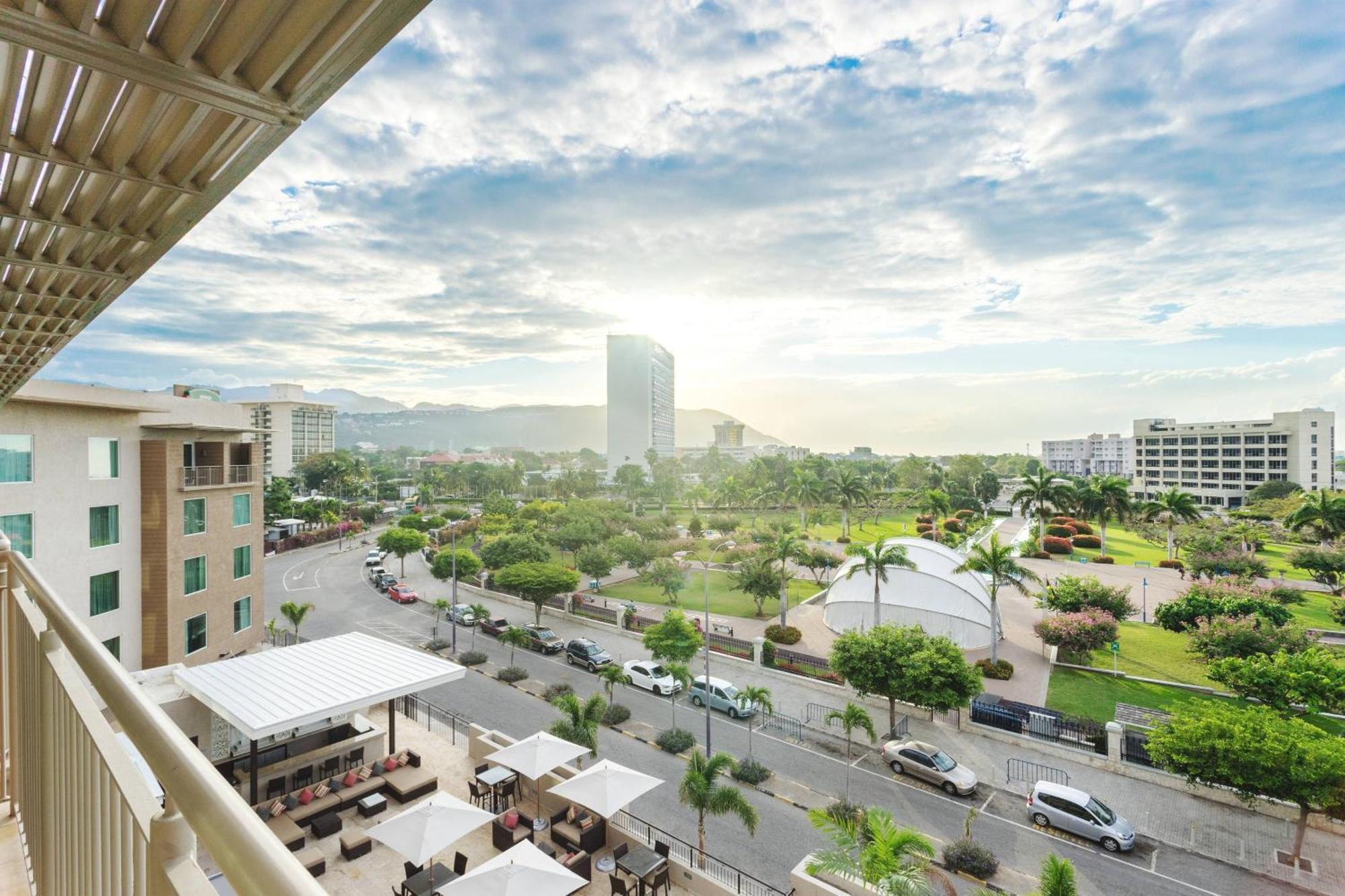 Courtyard By Marriott Kingston, Jamaica Hotel Eksteriør billede